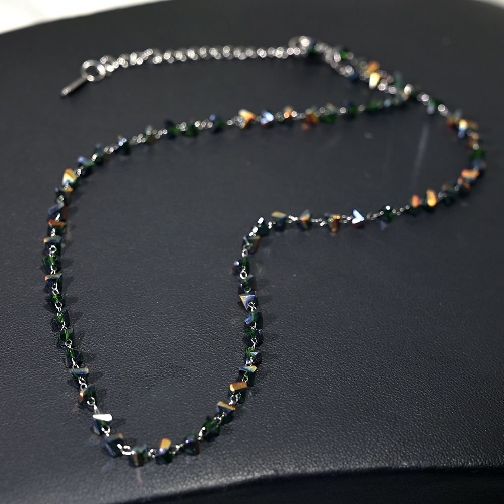 29:29-silver chain dark green