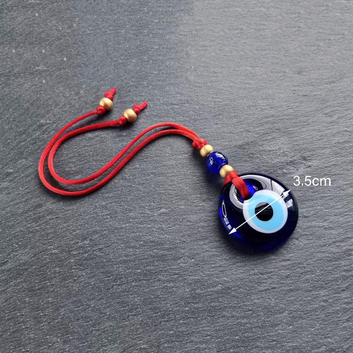 1:3.5cm blue eyes