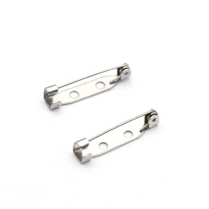 10:21mm long with safety clasp