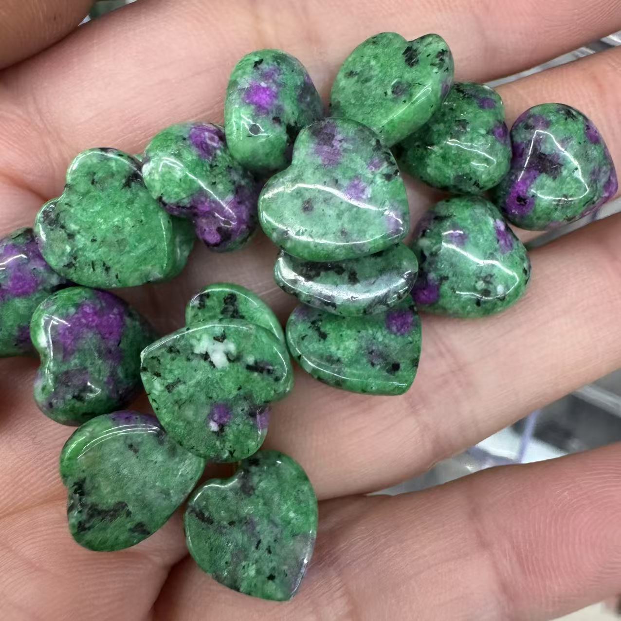 12:Red and green treasure