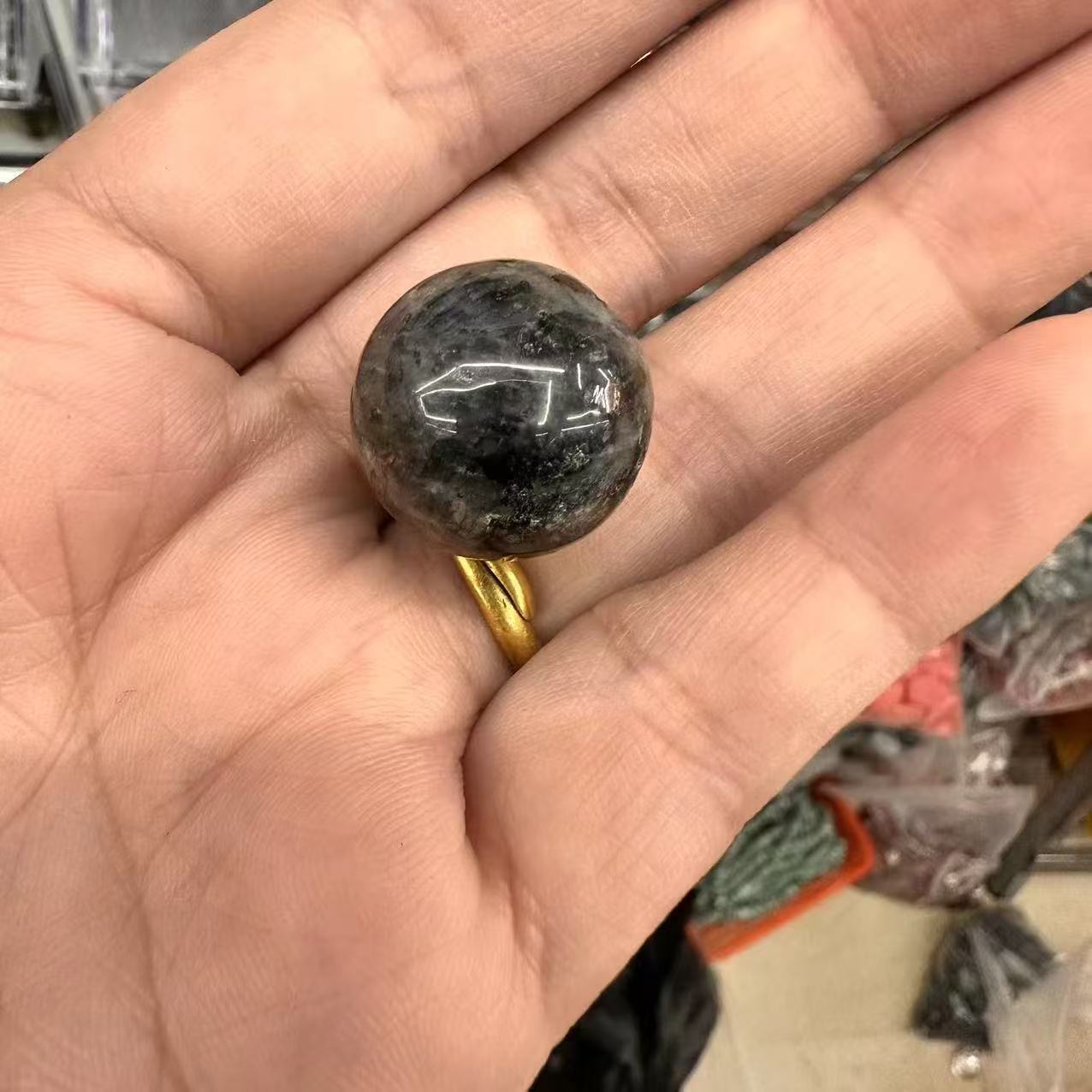 16:Glitter stone
