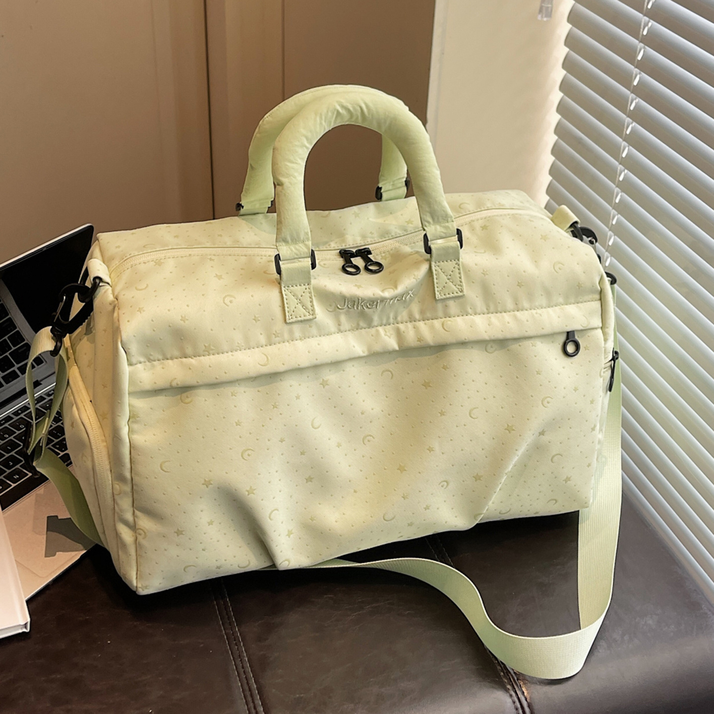 Green [internal wet and dry separation bag] [independent shoe compartment] [pull rod can be attached to the back]