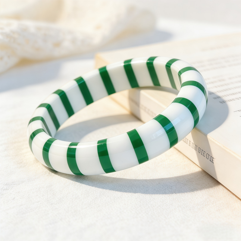 1:Thin circle green