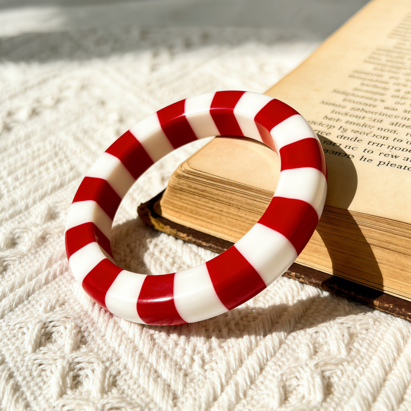 12:Chunky red beads