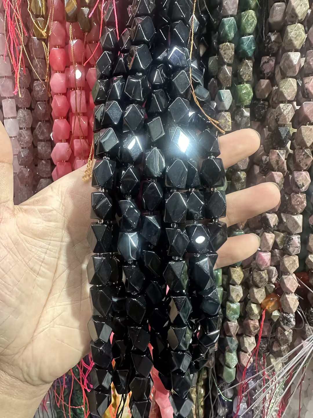 7:Juodasis Obsidianas