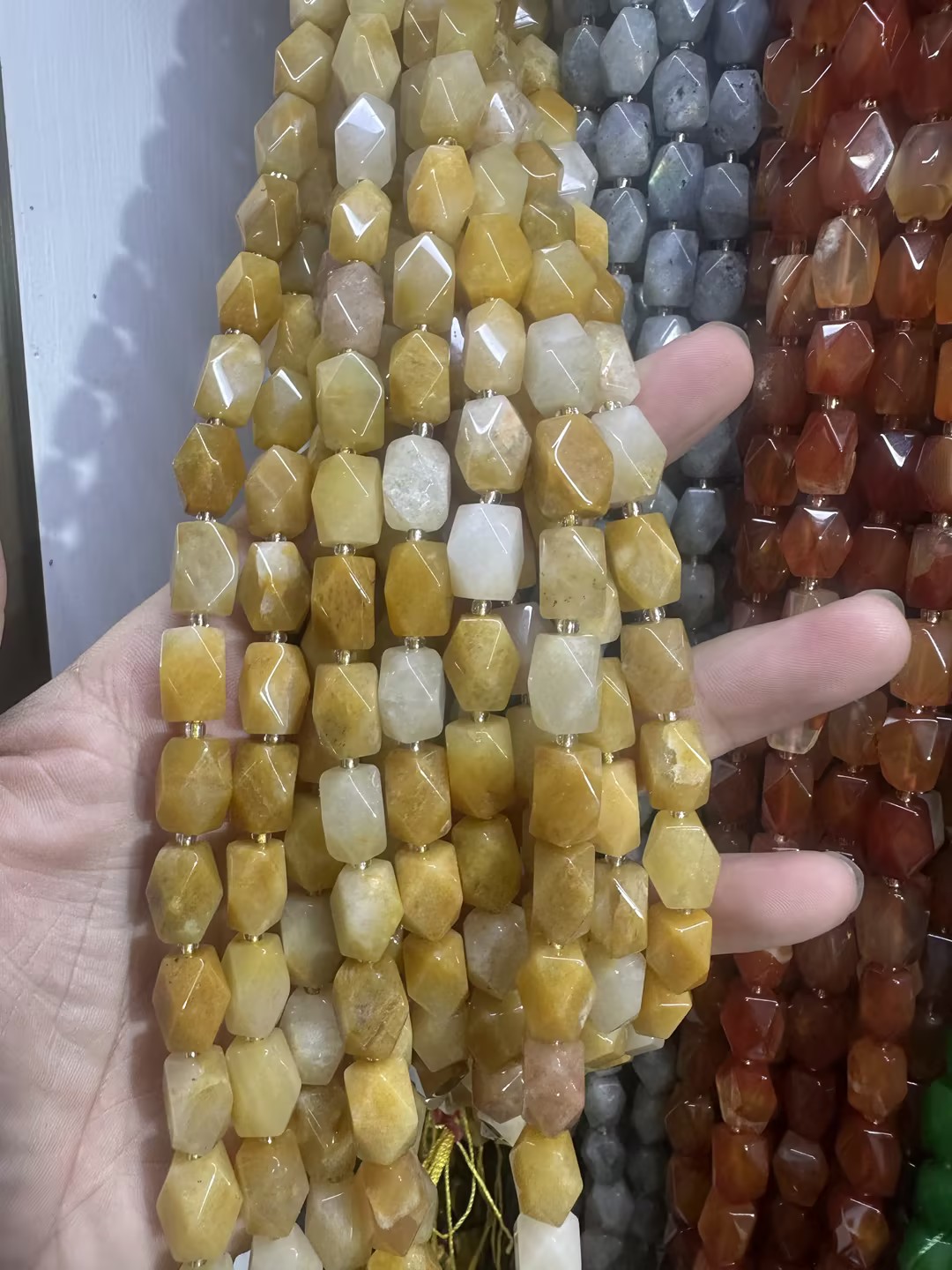 9:Jade amarelo