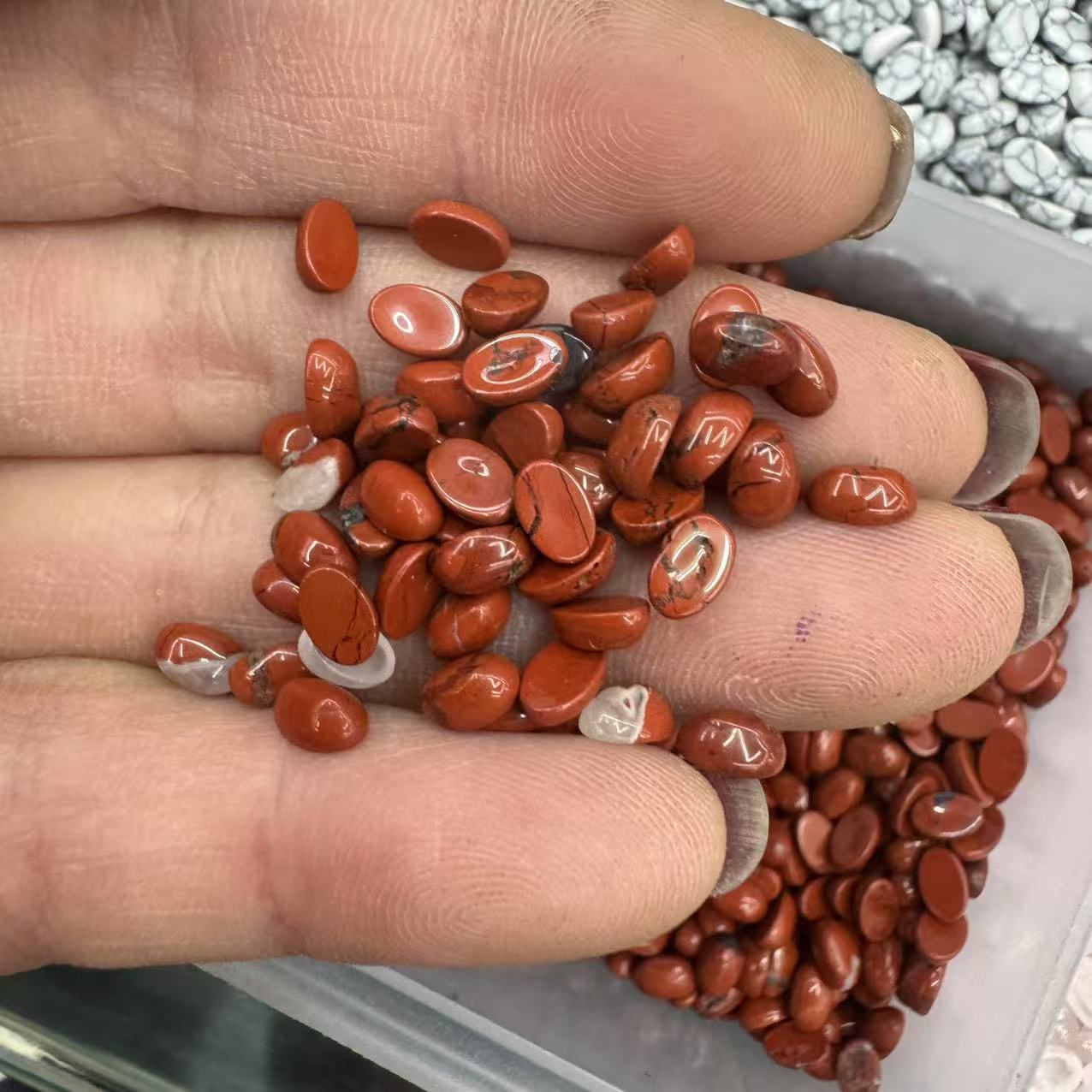 48:Red stone 4*6mm