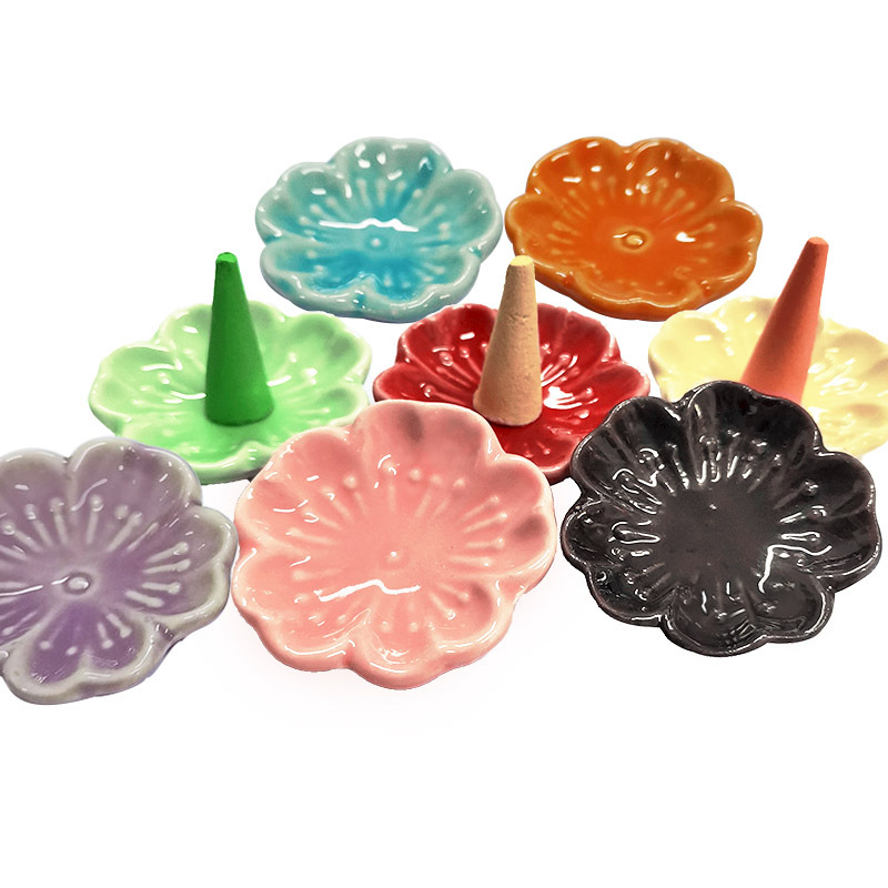 1:4.2CM Sakura ceramic incense holder (mixed colors)