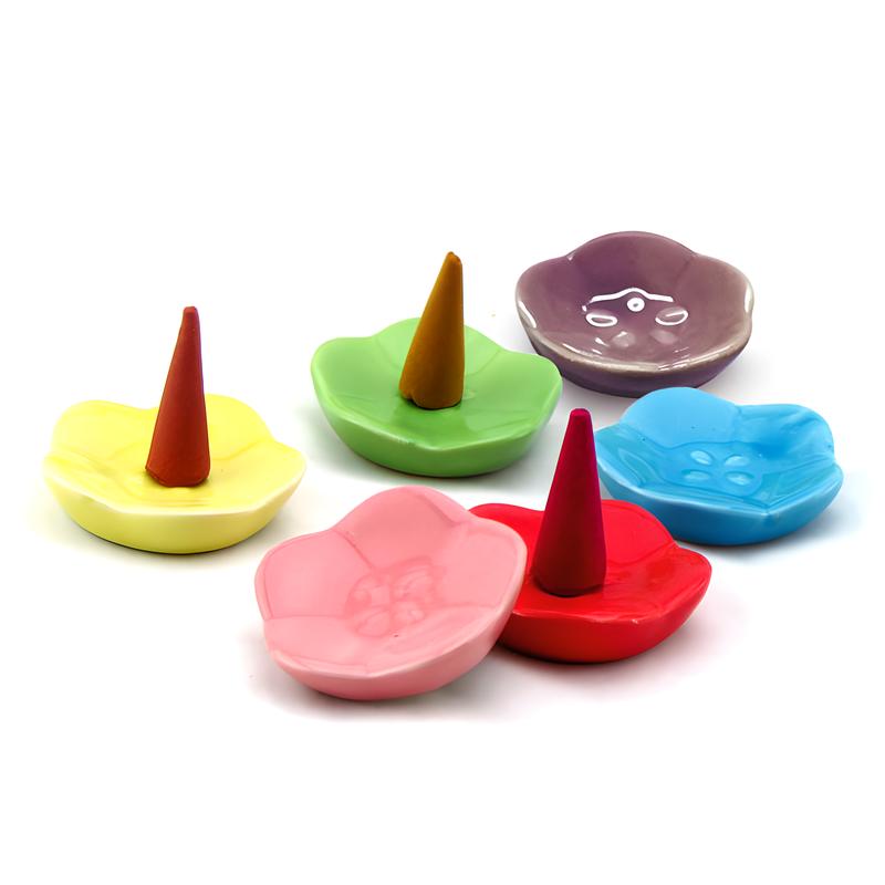 5:4.2*4.2CM Five-petal flower ceramic incense holder (mixed colors)
