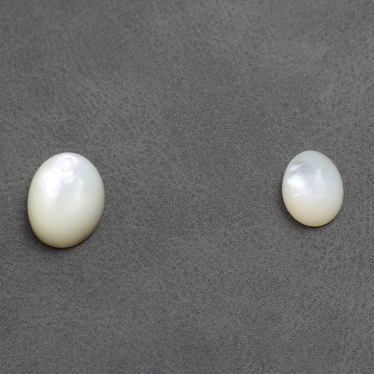 2:Milky white