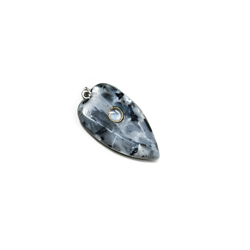 10:Black Labradorite
