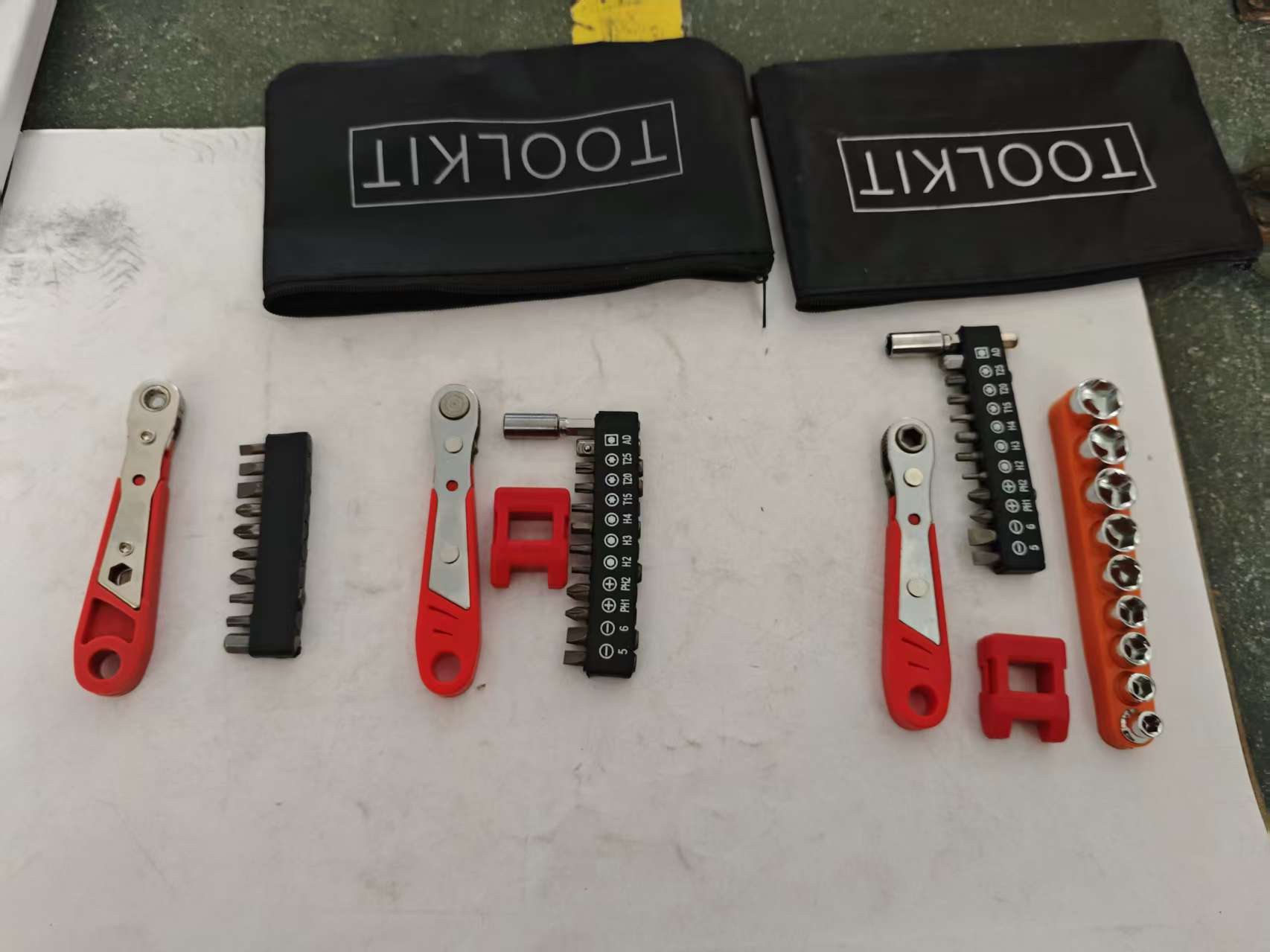 Small space screwdriver set [23-piece set]