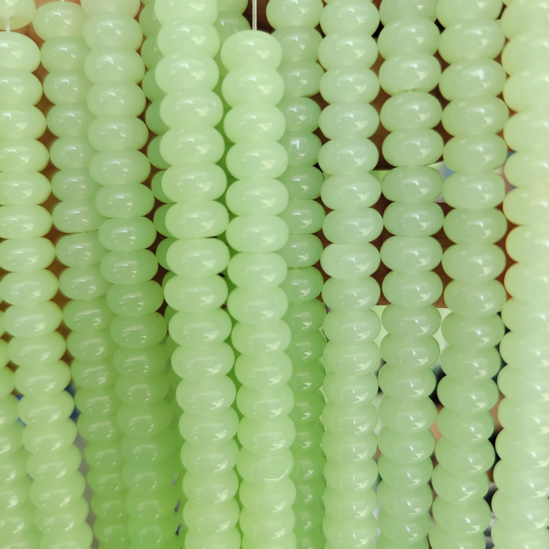 Light fruit green jade 79pcs/strand