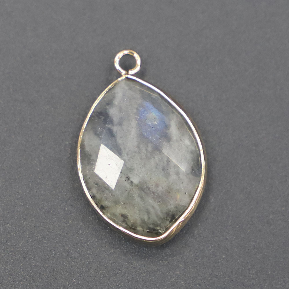 labradorite 30x19x7mm