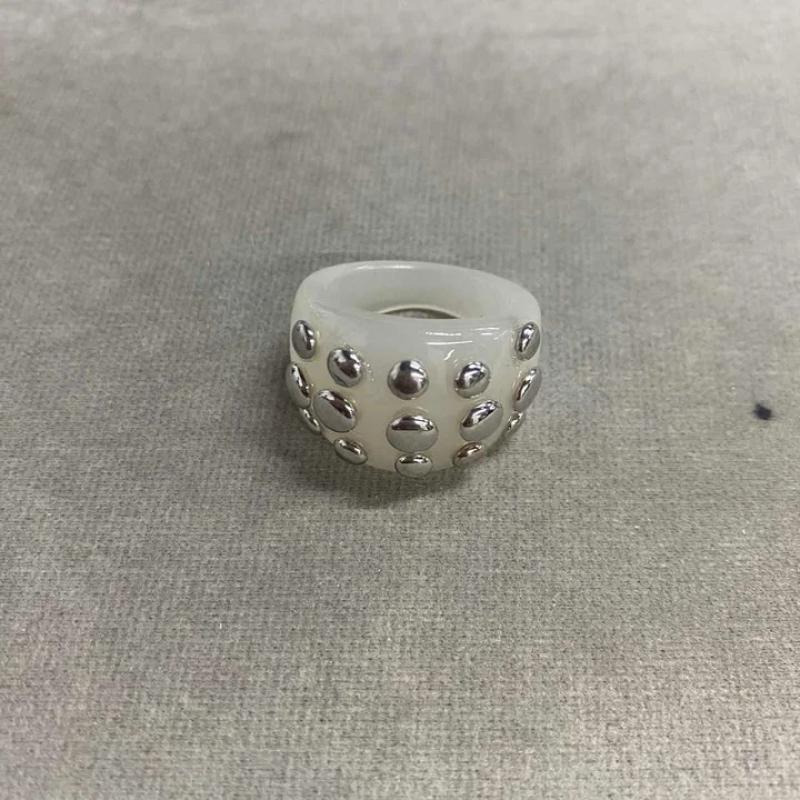Ring-beige-iron style