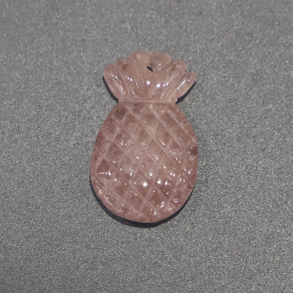 One strawberry crystal 32x20x8mm