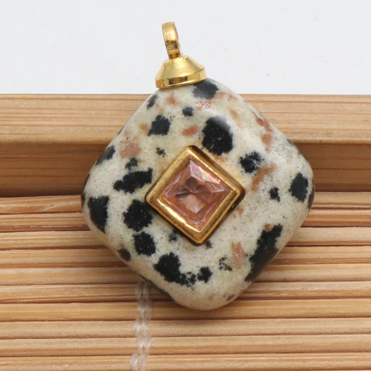 dalmatian 14x14x6.7mm
