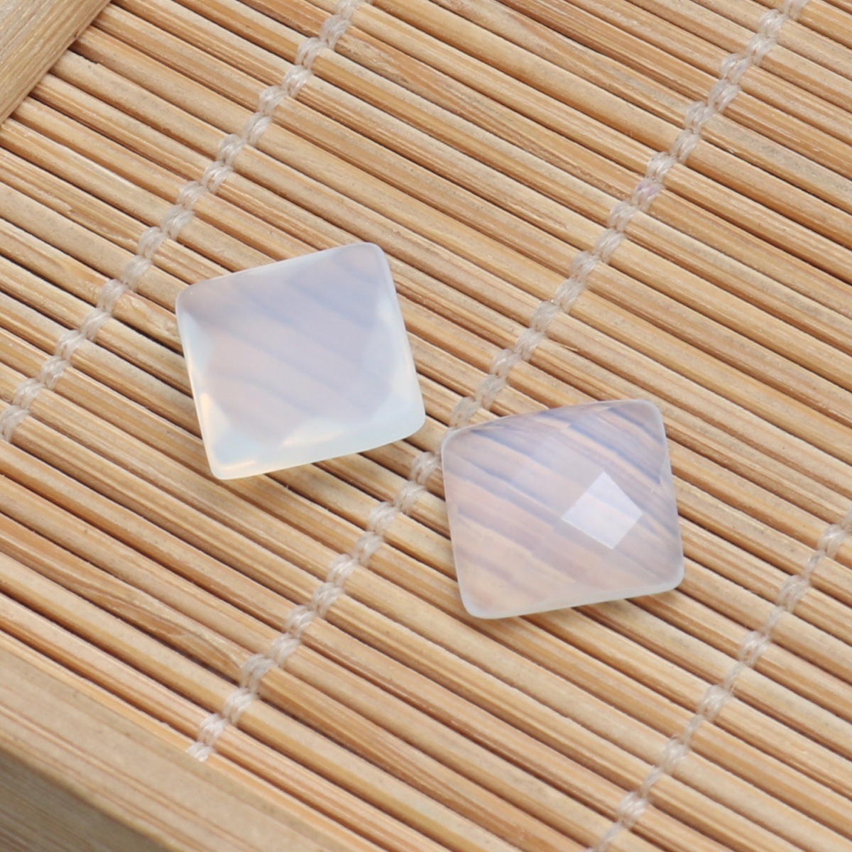 sea opal 10x10x3.6mm