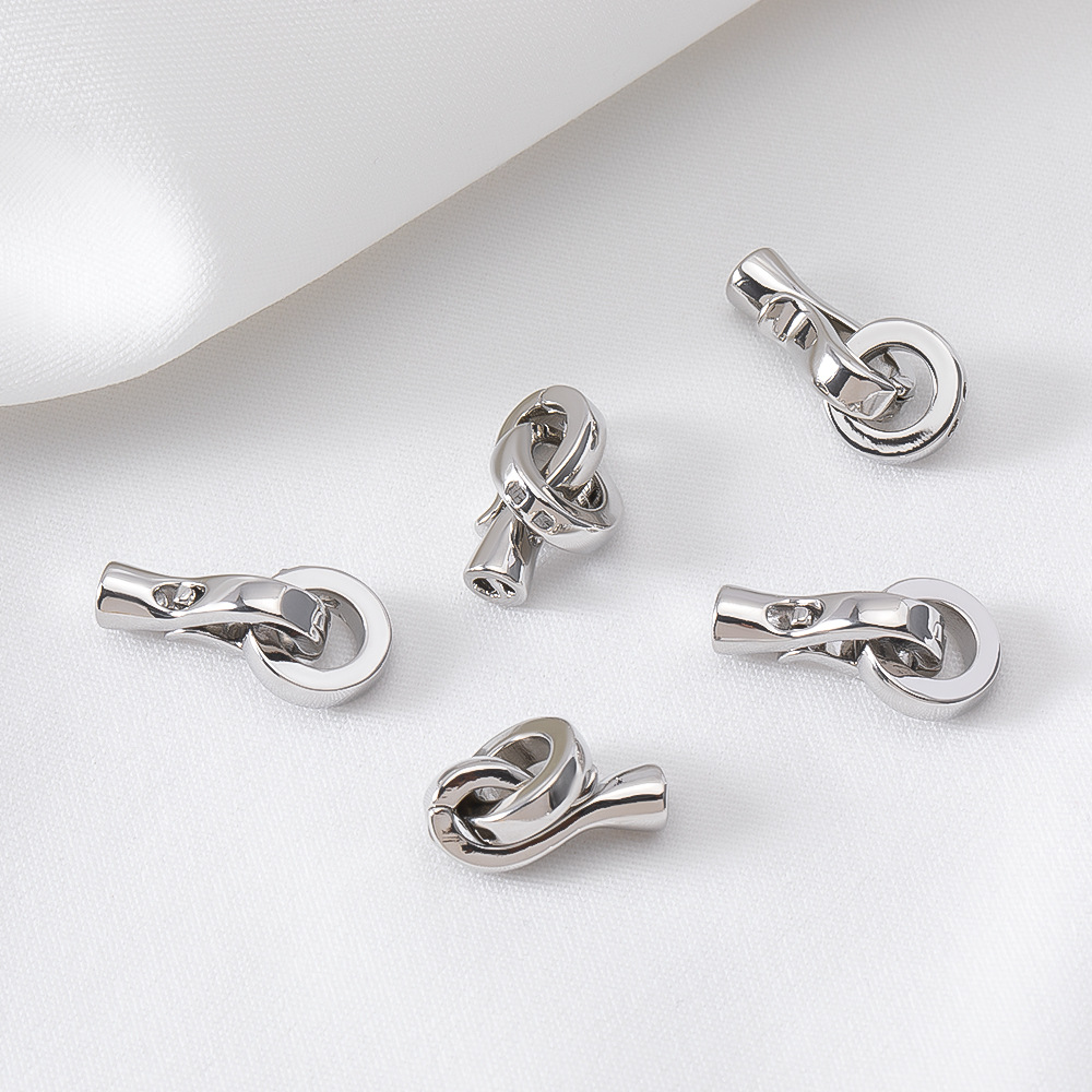 White k -19x7mm 2pcs