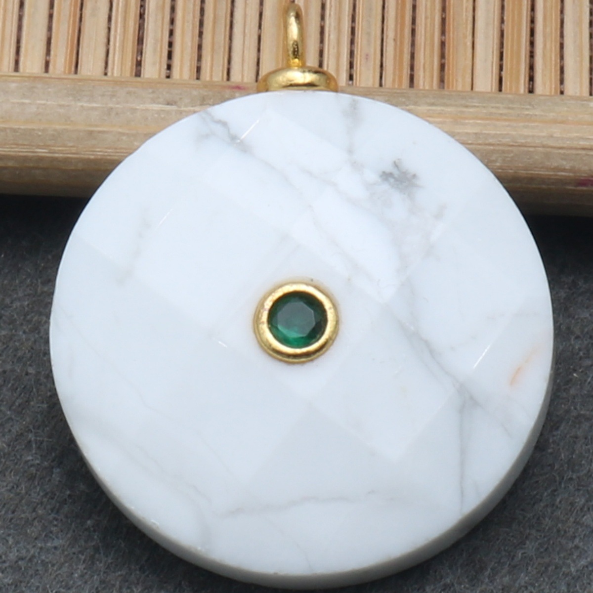 Magnesite 25.4x7.8mm