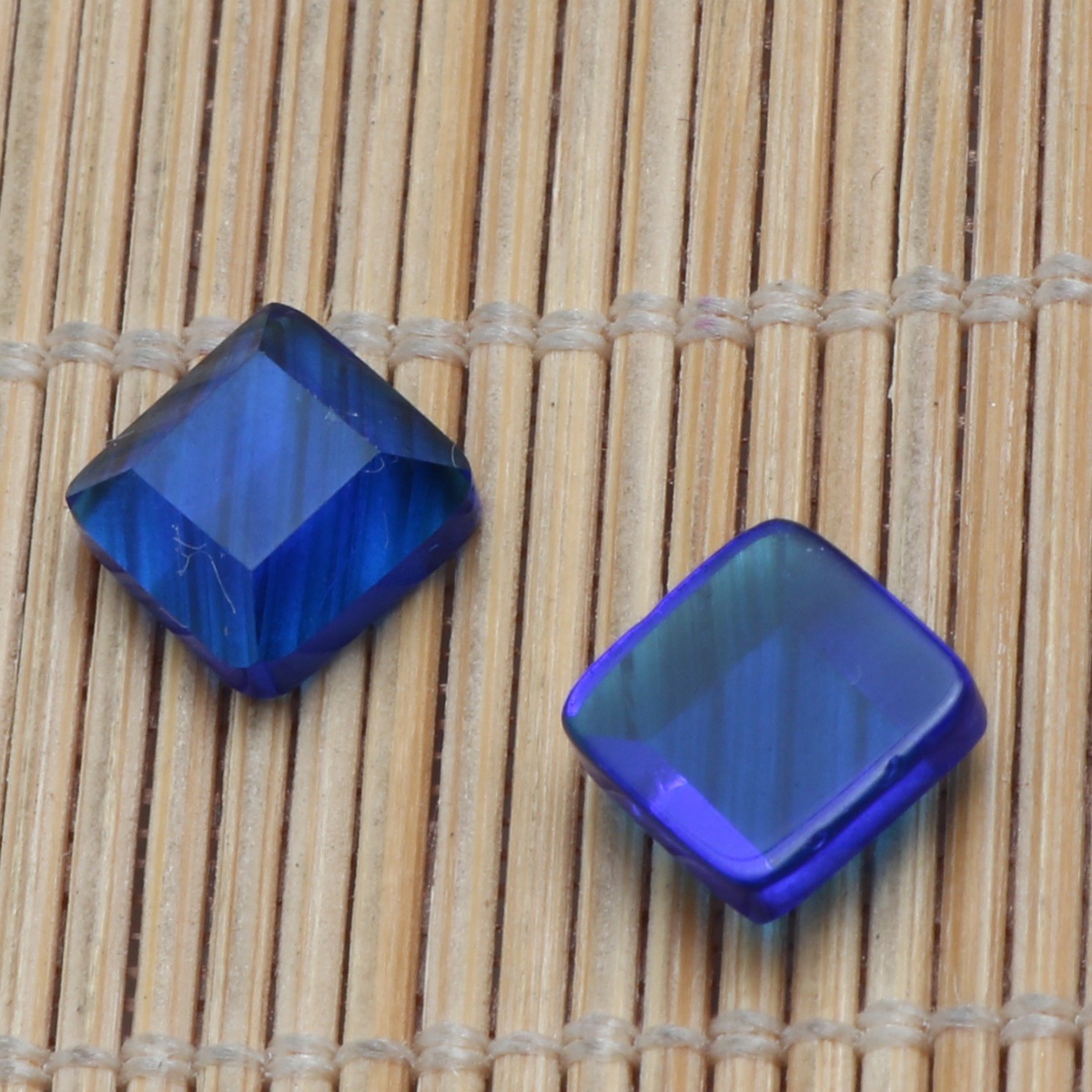 royal blue 7x7x2.8mm