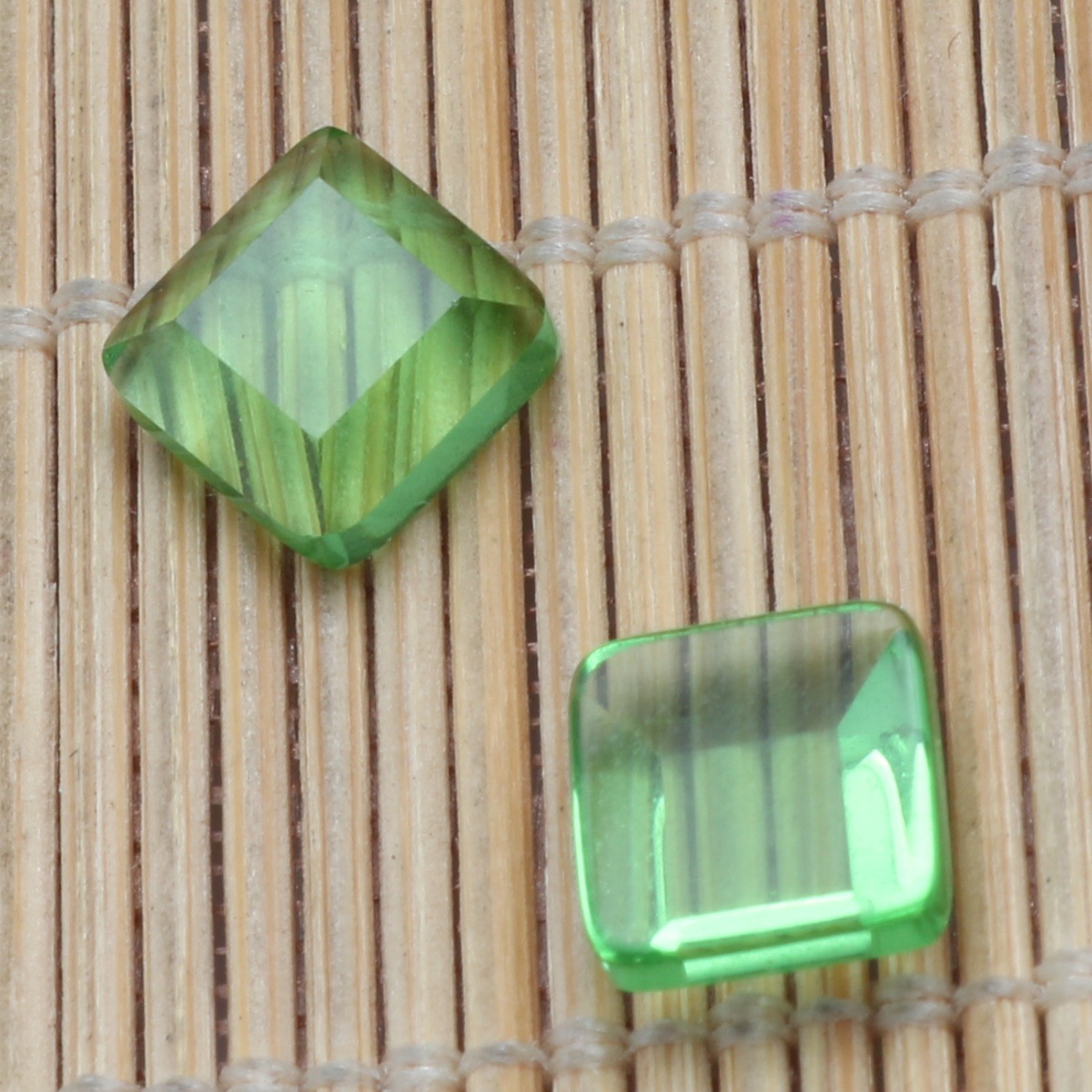 light green 7x7x2.8mm