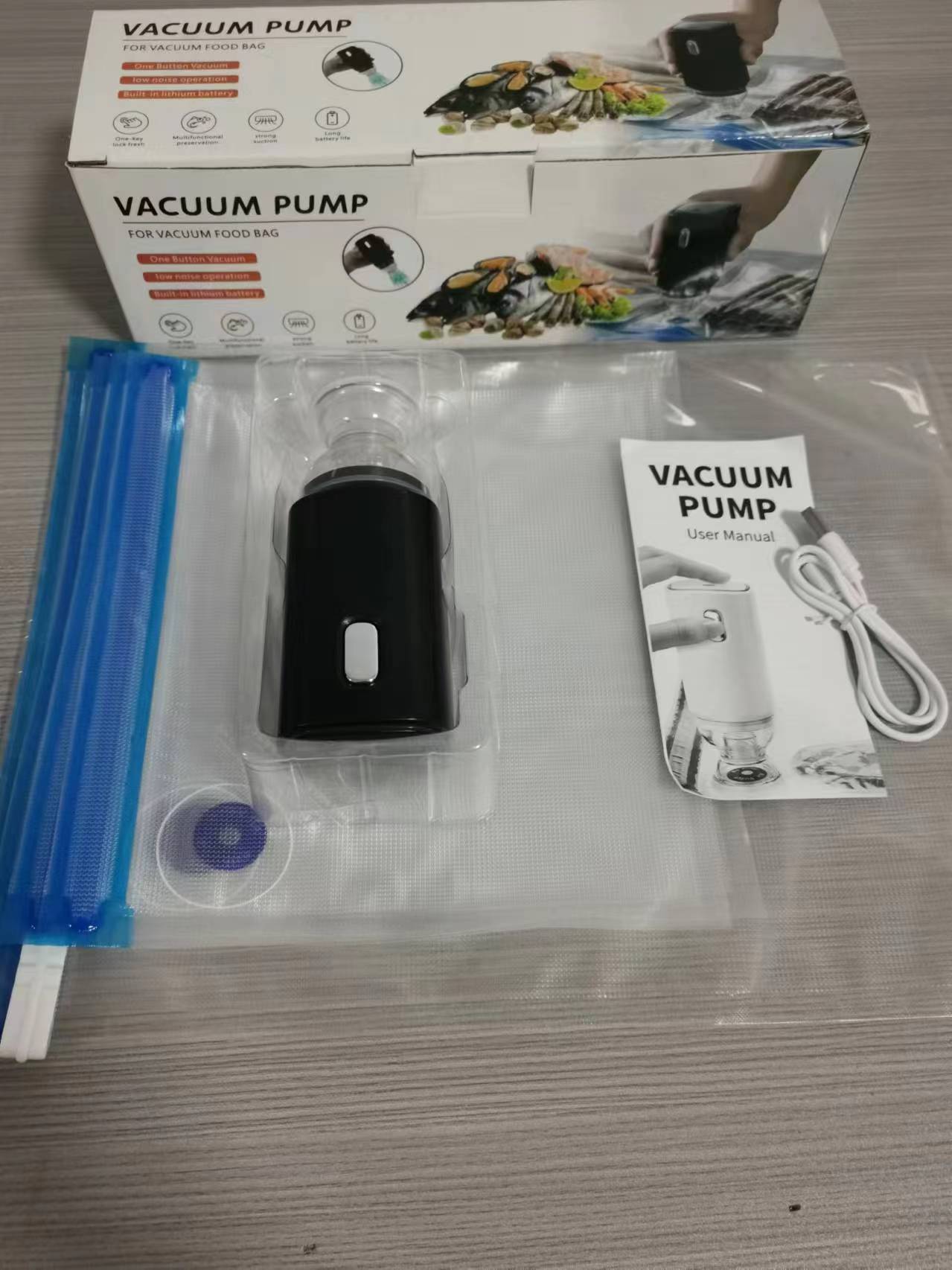 Cool black (with 1 large food bag and 4 small size food bags)