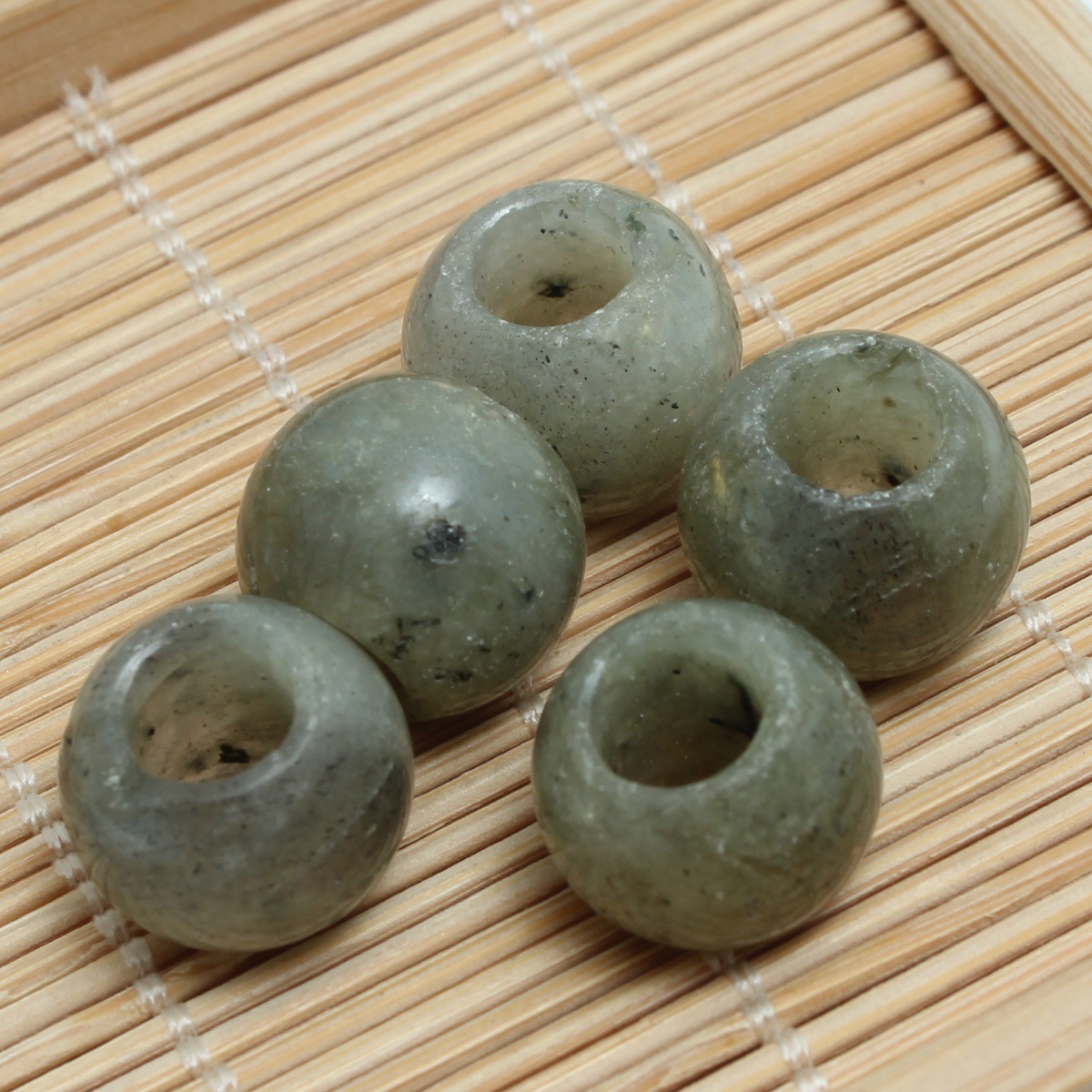 Flash stone 10mm (inner diameter 4mm)