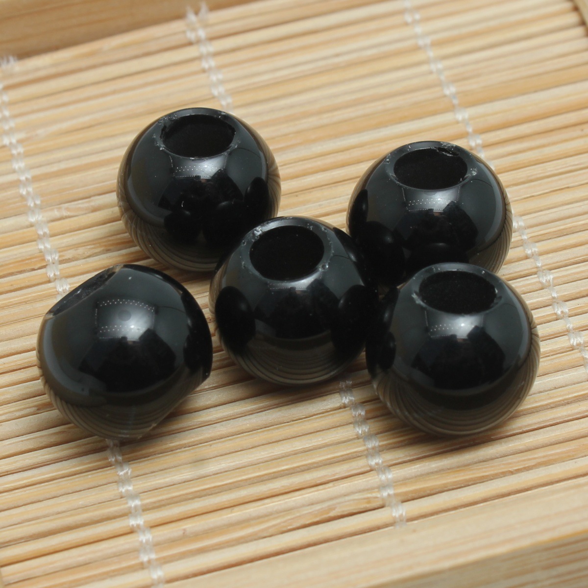 Black stone 12mm (inner diameter 5mm)