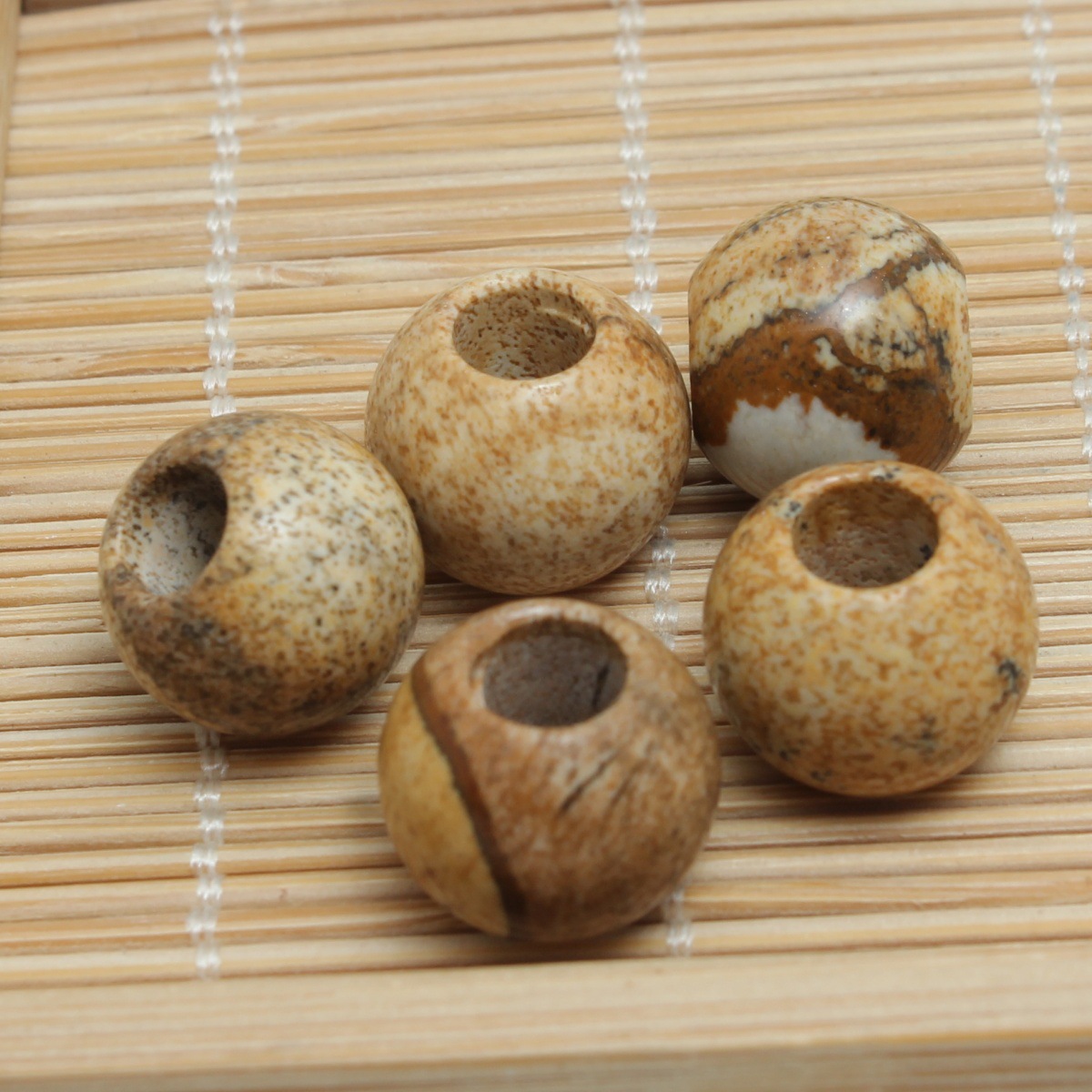 Picture stone 10mm (inner diameter 4mm)