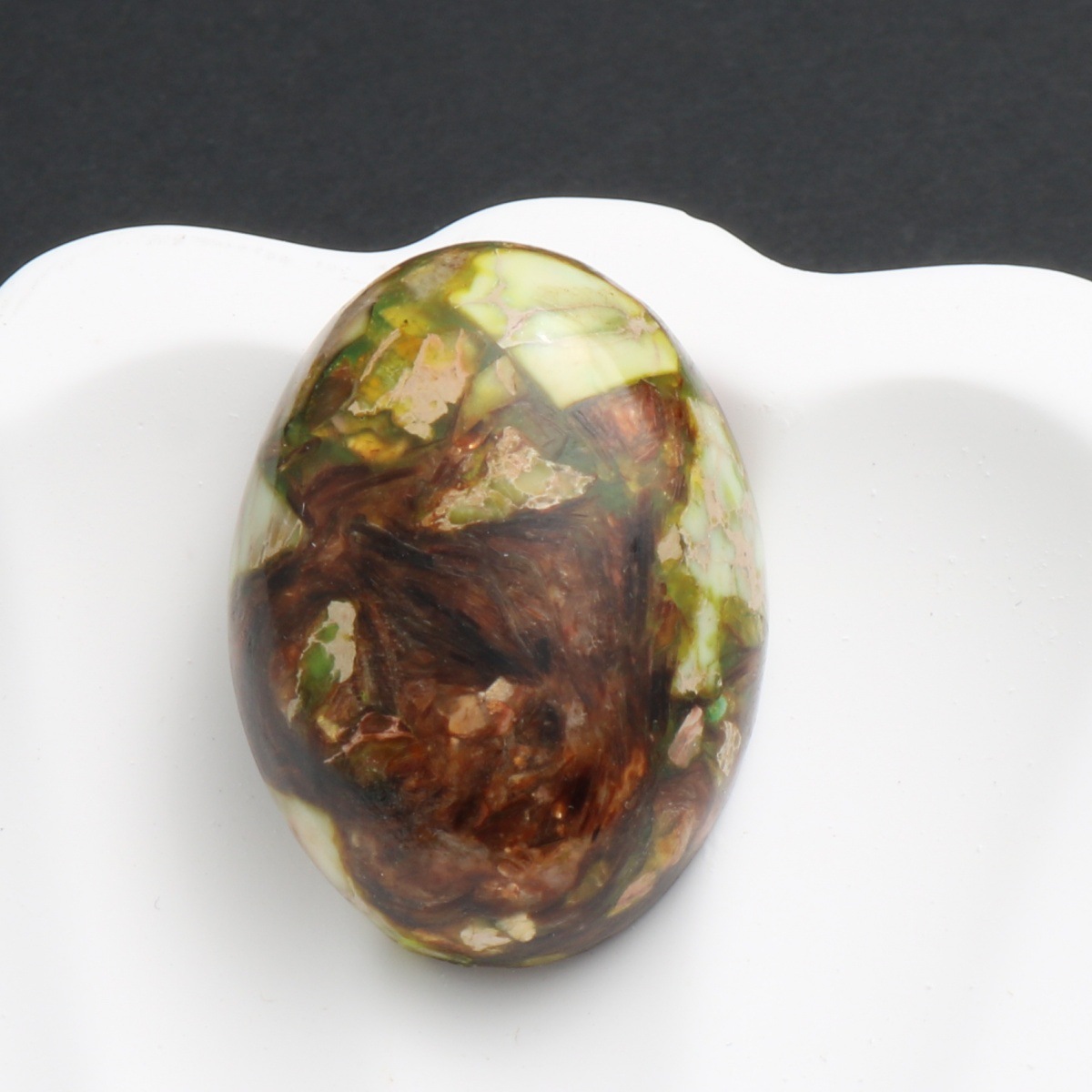 Yellowish-brown color 30*40*8mm