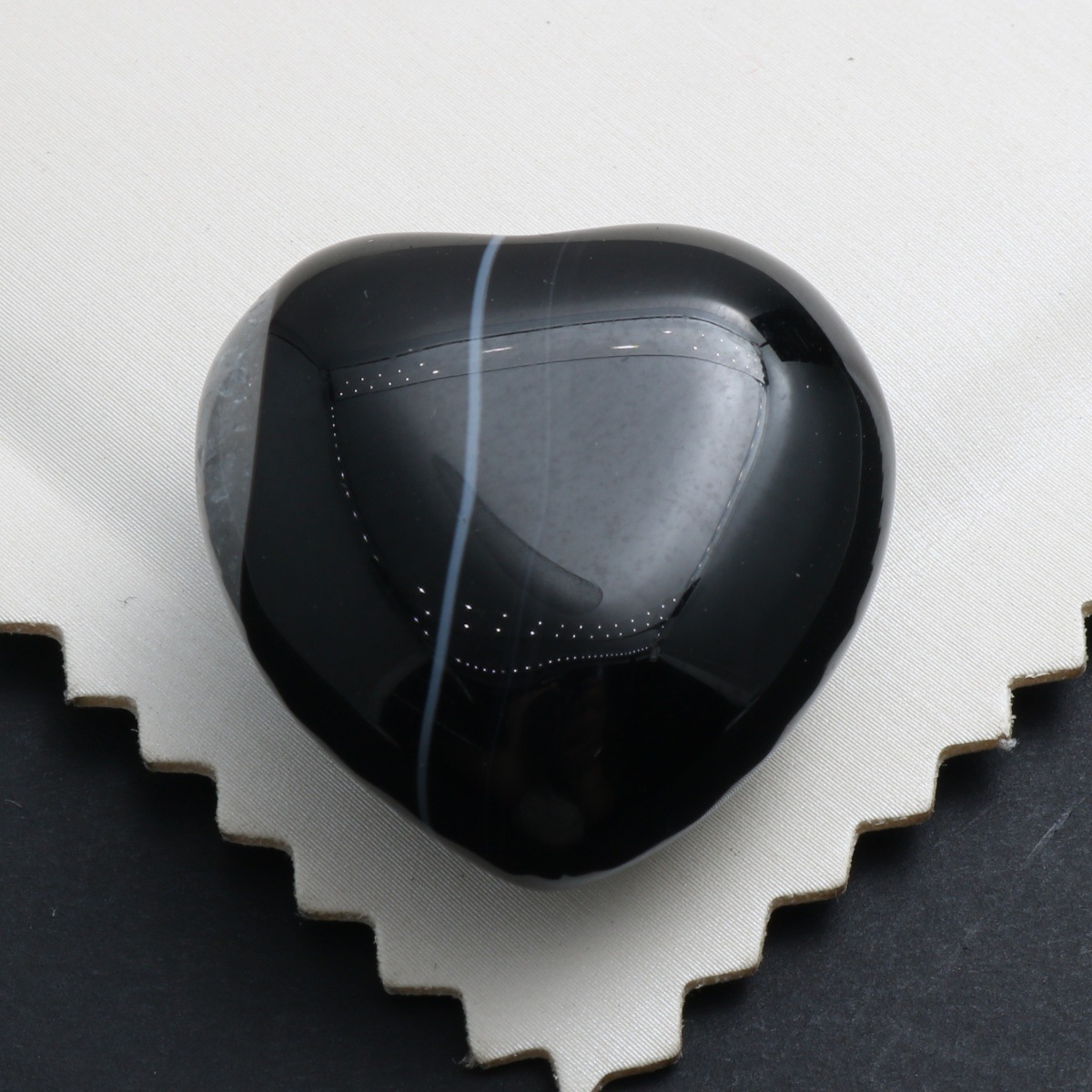 Black agate 30x30x15mm