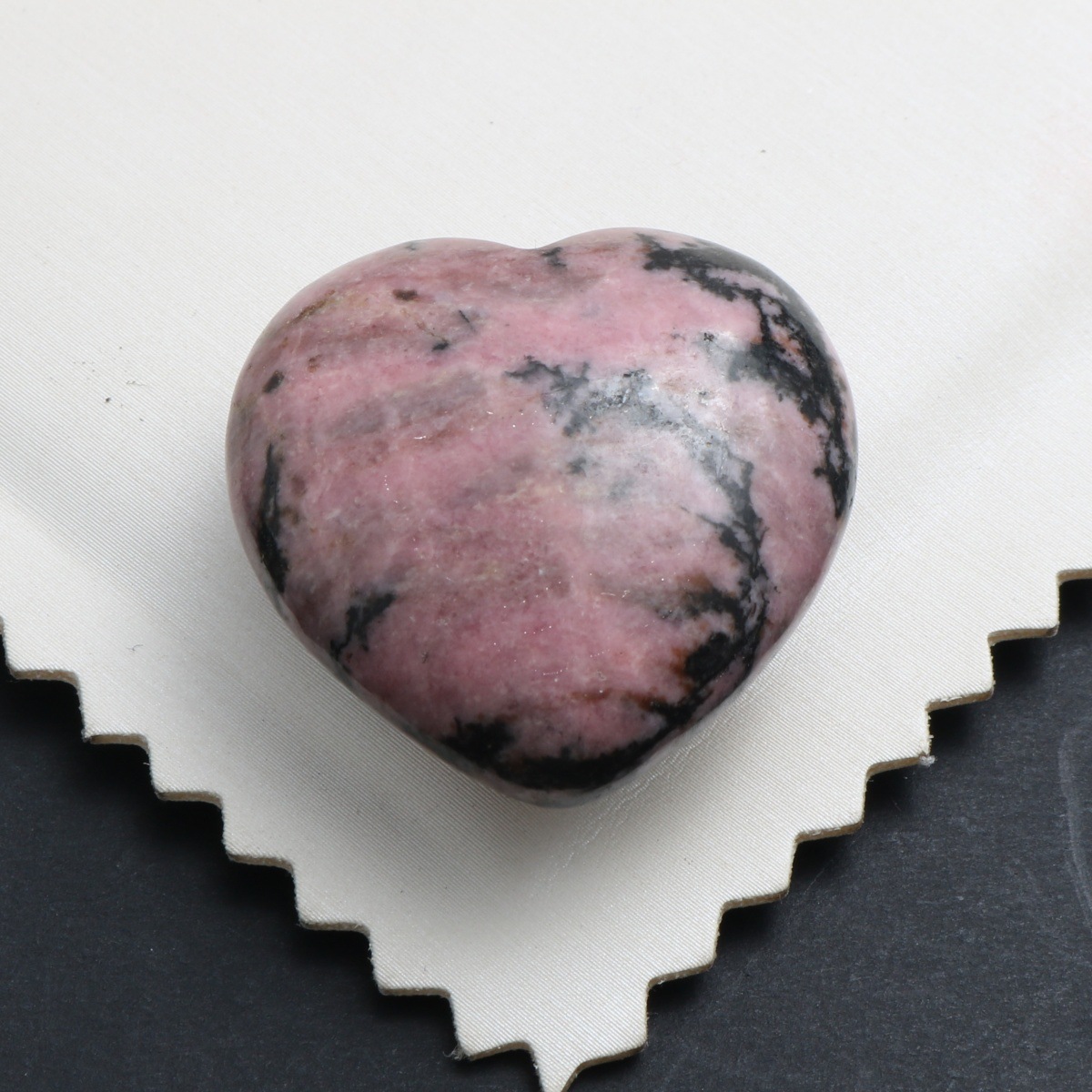 Black line with red lines 30x30x15mm
