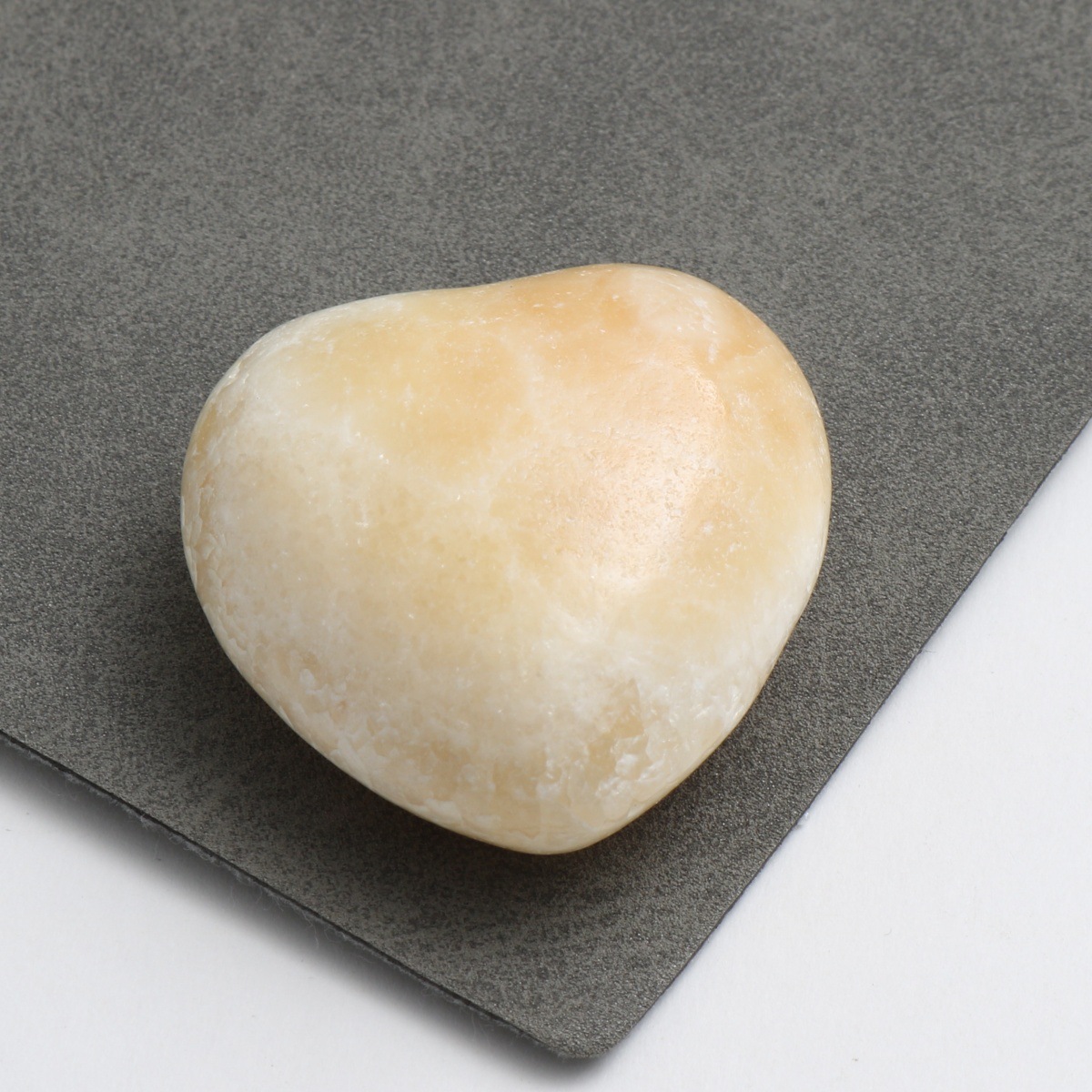 Beige jade 30x30x15mm