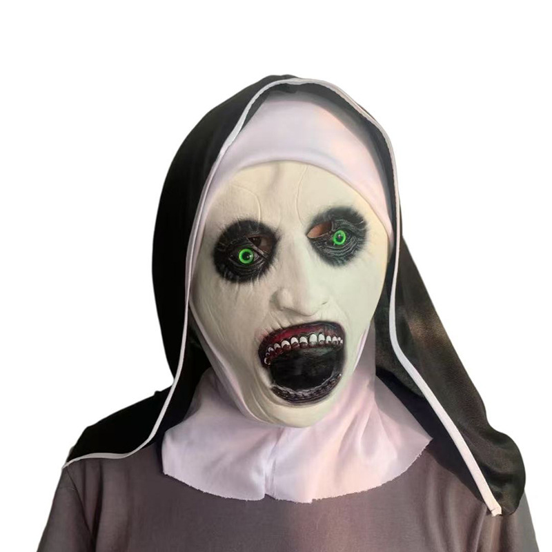 Open mouth nun