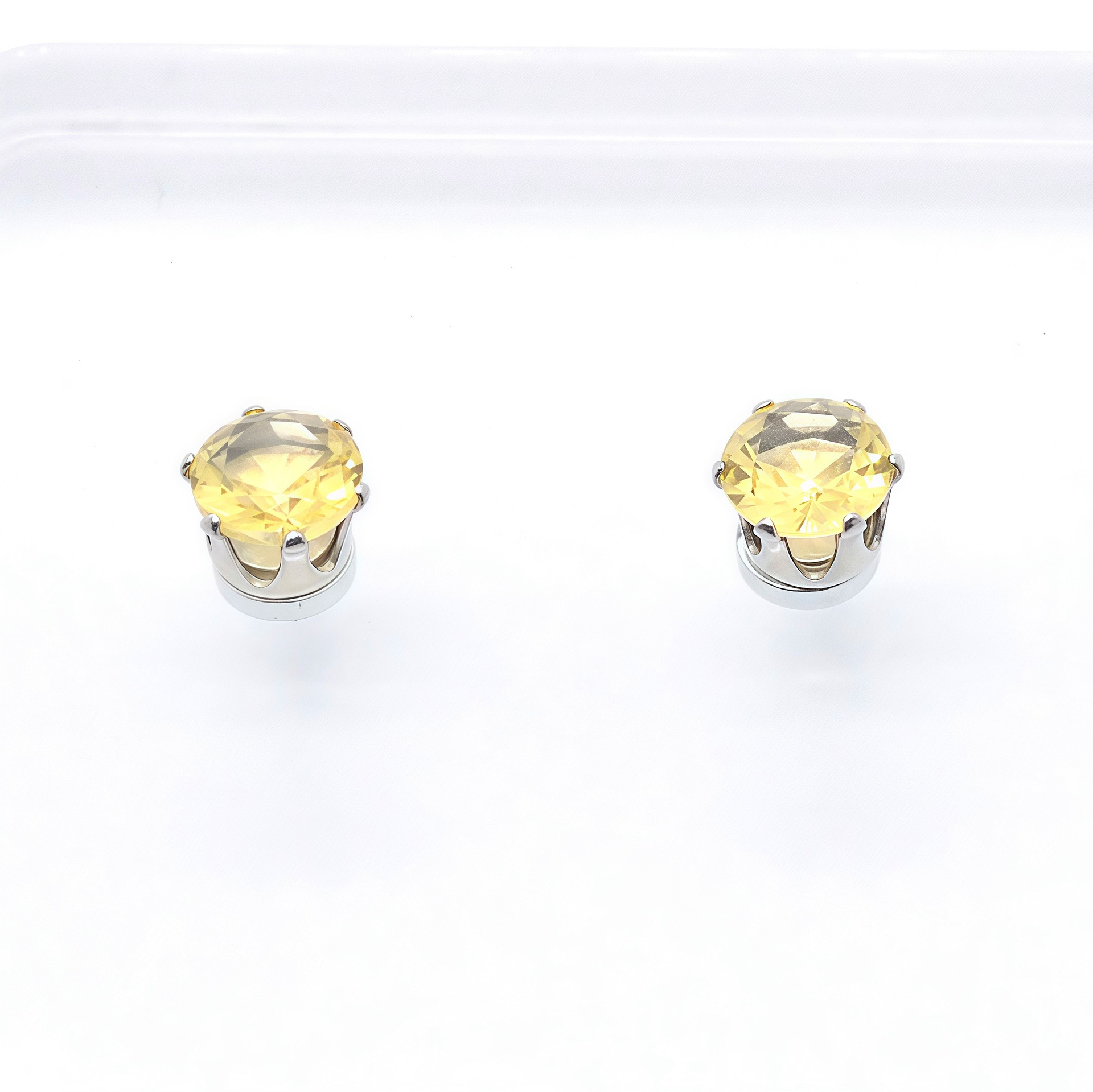 3:Yellow zircon (6mm pair)