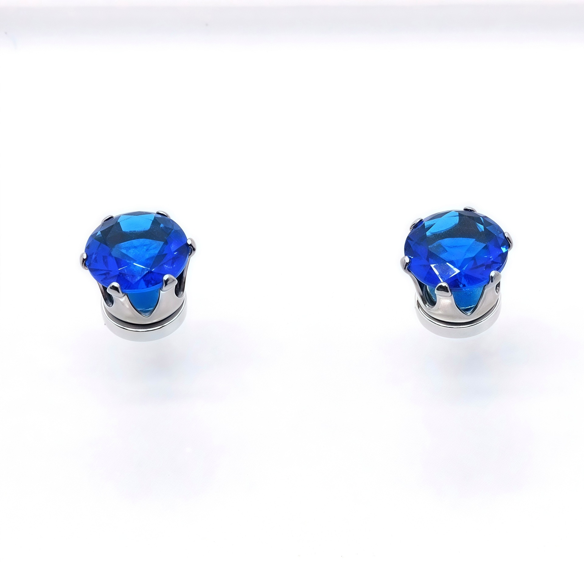 10:Dark blue zircon (6mm pair)