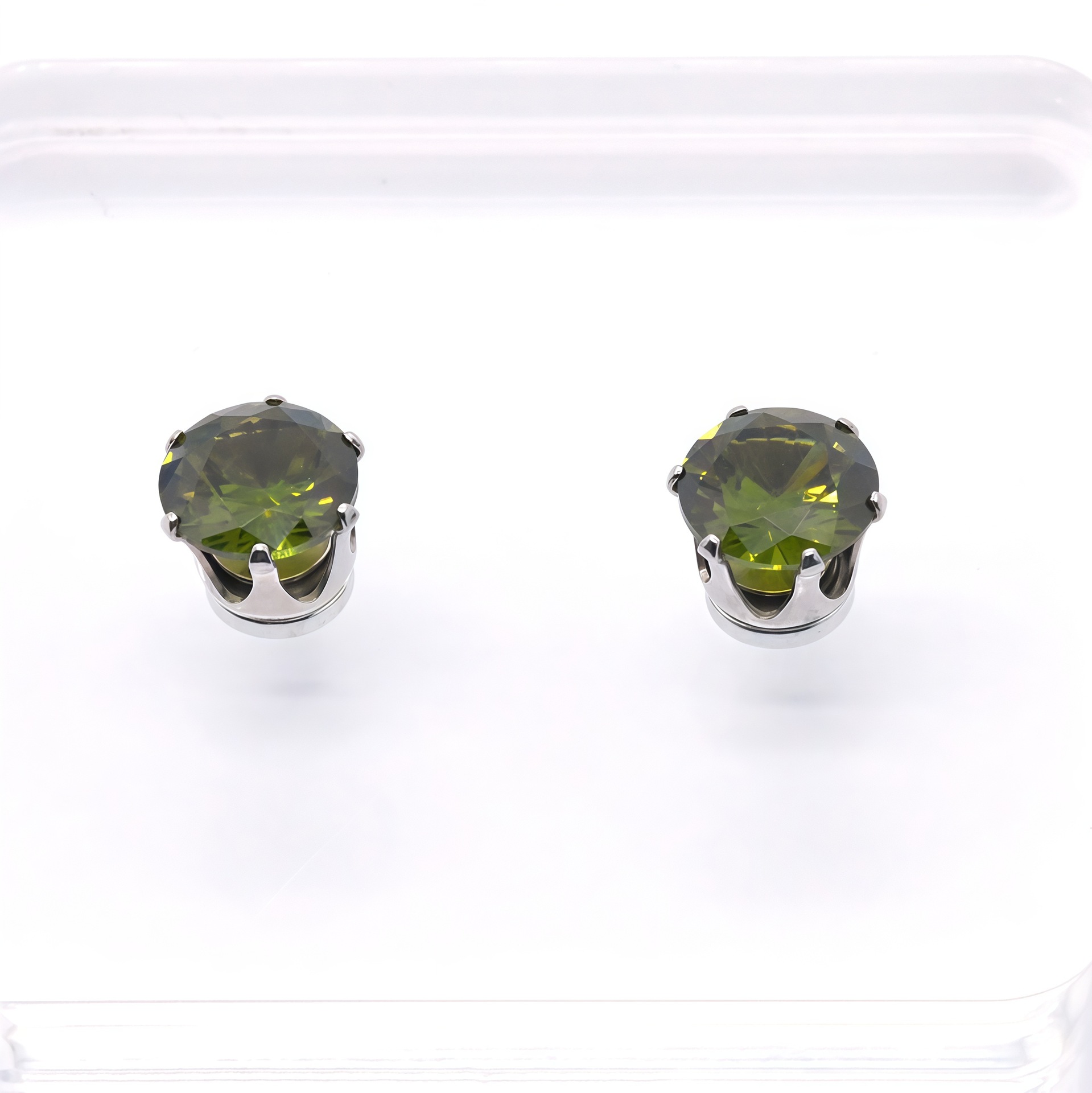17:Olive zircon (8mm pair)