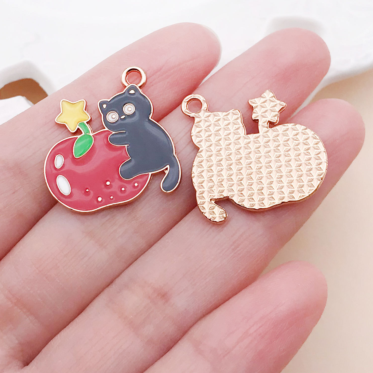 17:25255-1 piece 22x21mm-1.6g red oil dripping zinc alloy christmas five-pointed star apple cat