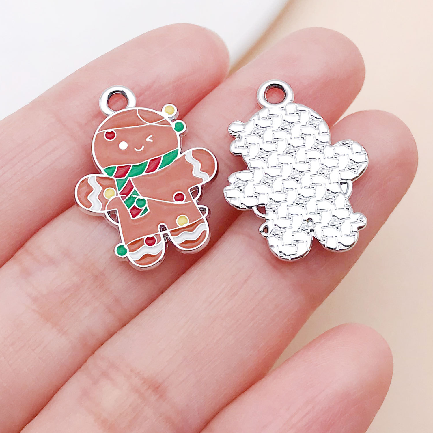 7:19670-1 piece 23x17mm-1.3g white k dripping oil rice dumpling color zinc alloy christmas gingerbread man