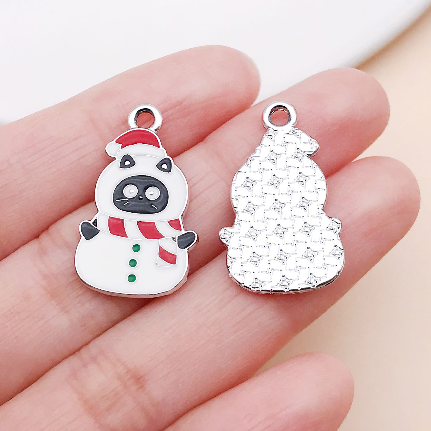 18:25247-1pcs 25x15mm-1.45g white k white oil dripping zinc alloy christmas snowman cat