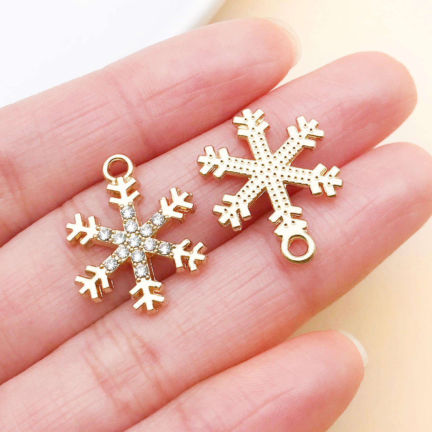 2:27007-1 piece 21x16mm-1.3g kc gold zinc alloy point diamond christmas snowflake