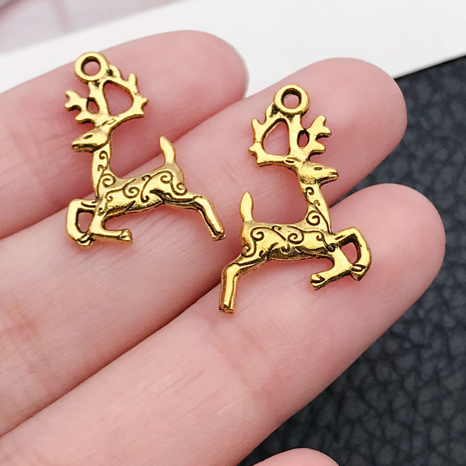 2:10229-ancient gold zinc alloy christmas deer 14x20-0.76g