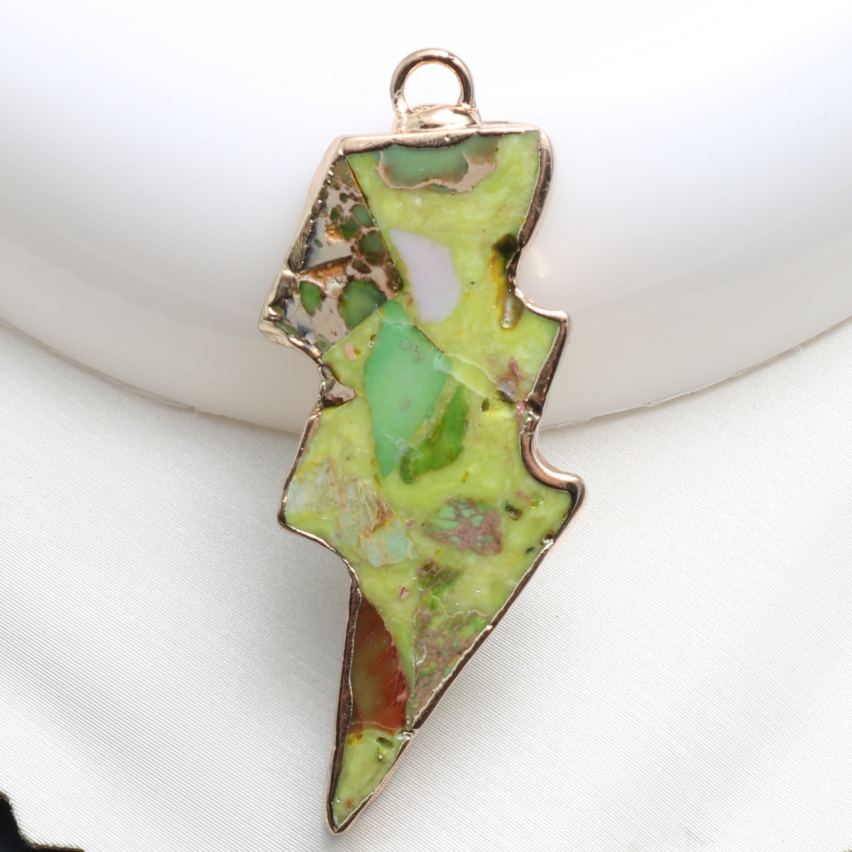 10:fluorescent green