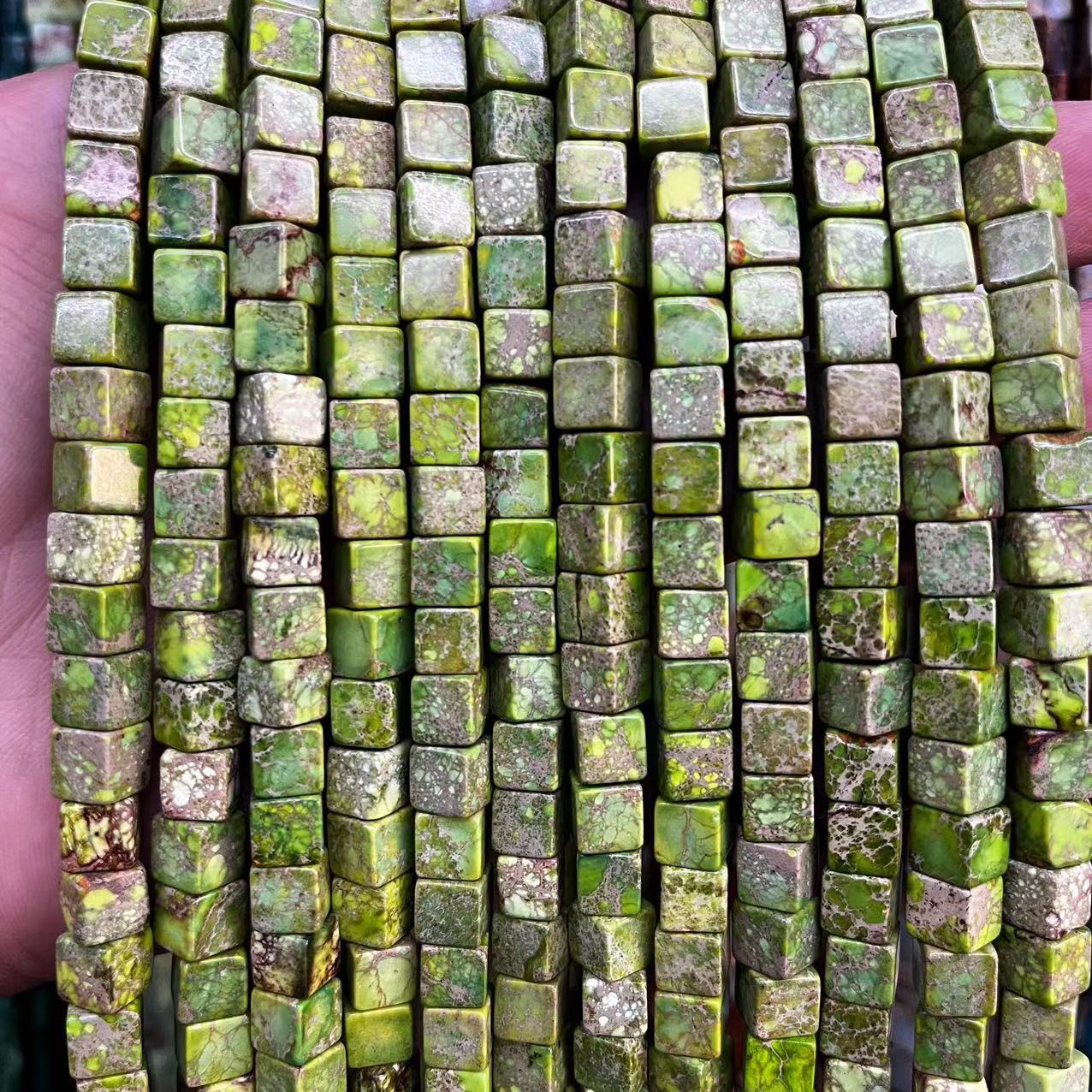 Fruit green emperor stone 6x6mm