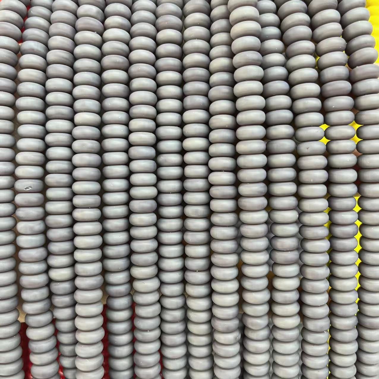 2:Gray