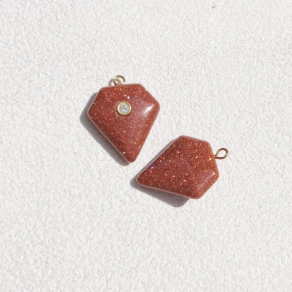 11:Synthetic red gold sandstone