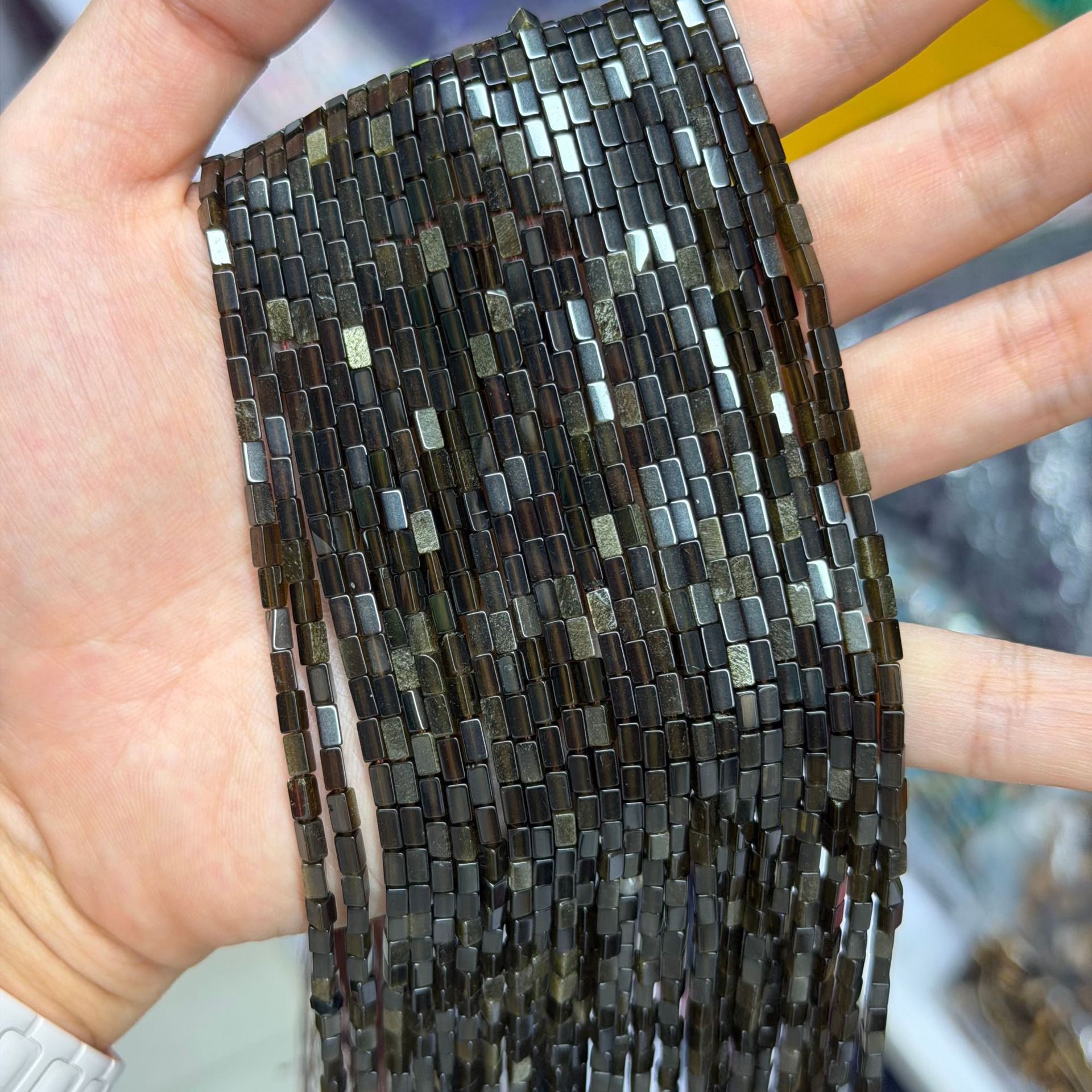 Gold obsidian 2x4mm
