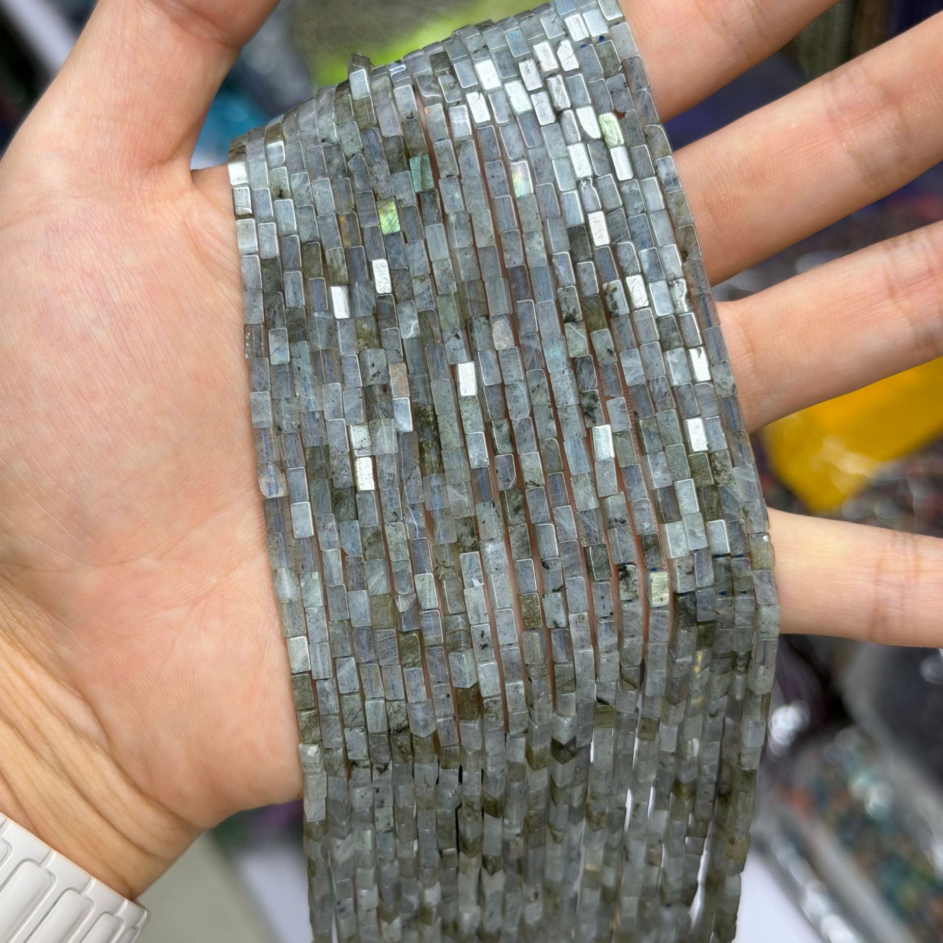 Domestic flash stone (gray moonstone) 2x4mm