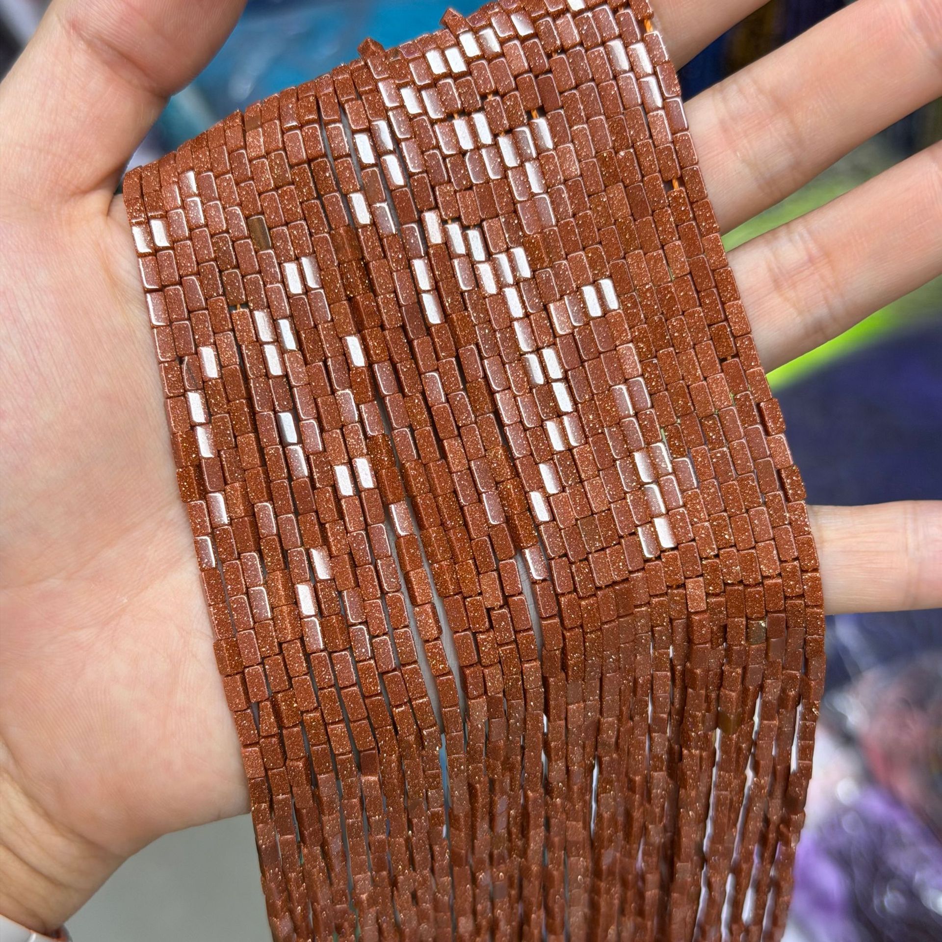 Gold sand (synthetic material) 2x4mm